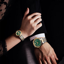 VERSACE 范思哲 情侣手表瑞士进口时尚气质防水小牛皮石英对表/结婚礼物 VEVK00620+VET300821